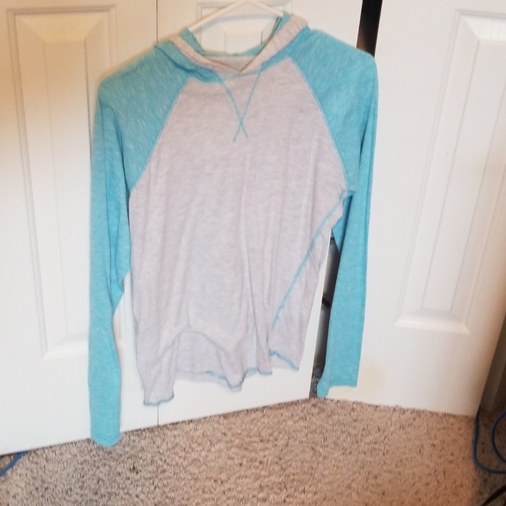 BKE Long sleeve hooded shirt